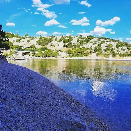 Uvala Duboka Kruscica * Kruscica (Lika-Senj)